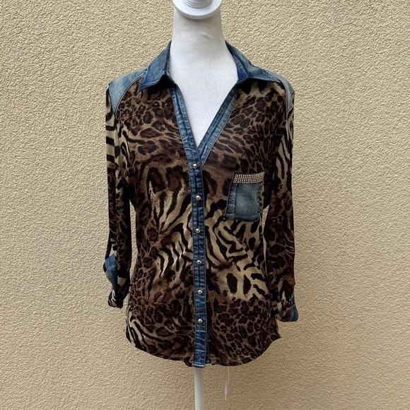 Pastel shirt with a leopard zebra print on mesh, denim accents rhinestone - Picture 2 of 10